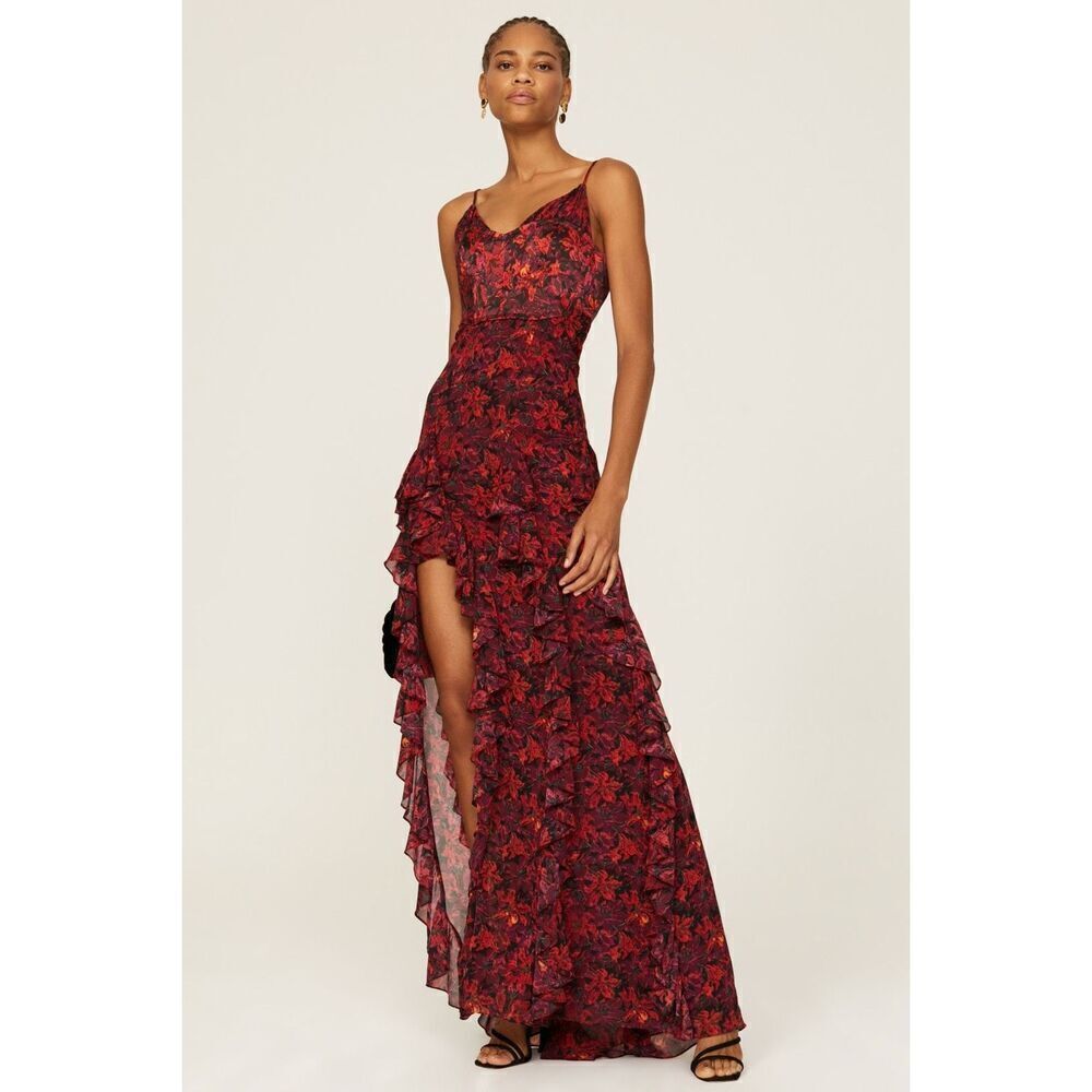Cinq à Sept  Stargazer Lilies Glenda Gown 💕